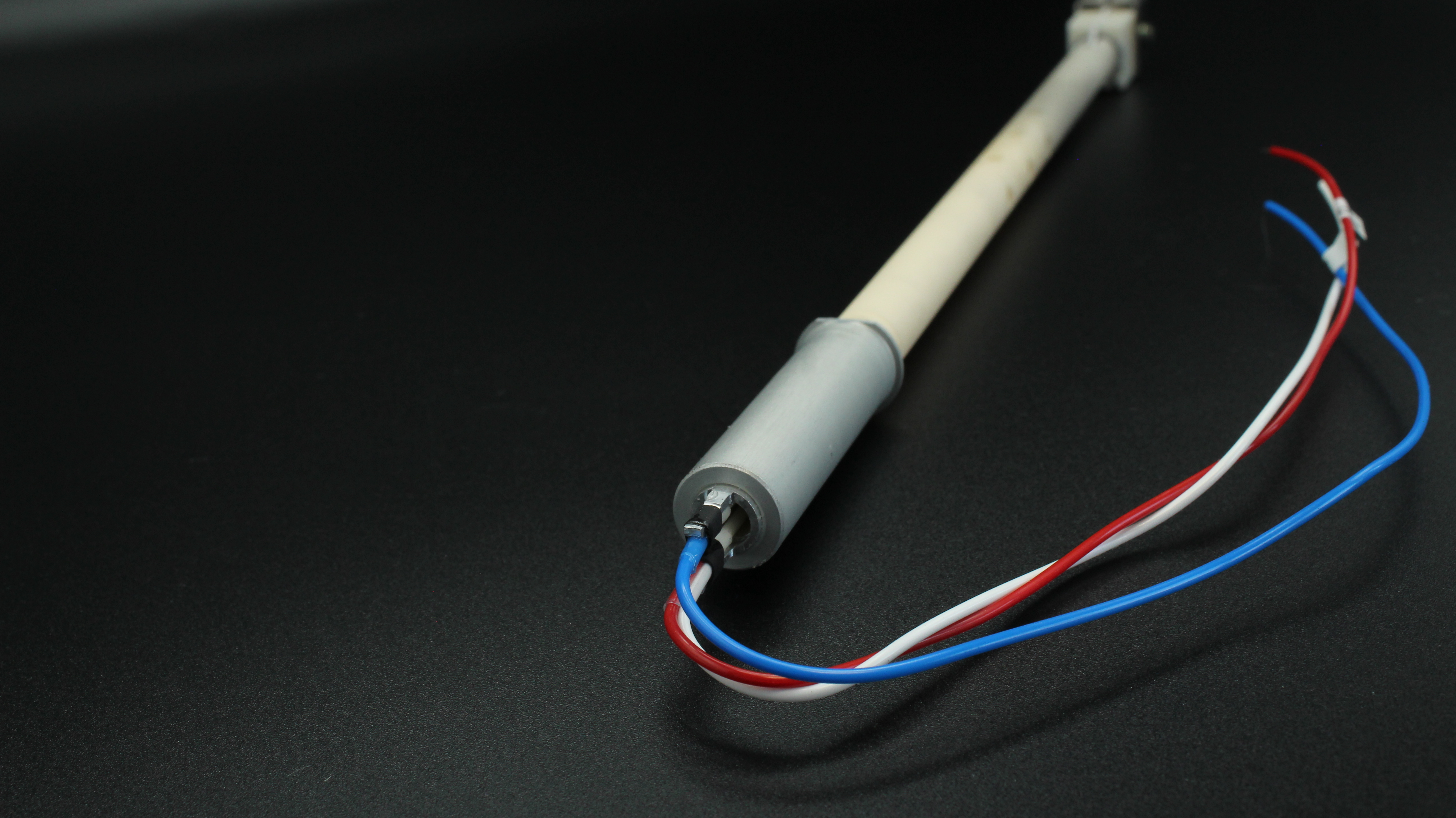 Lower sample holder with heater, nickel electrode and type S thermocouple for cylinder