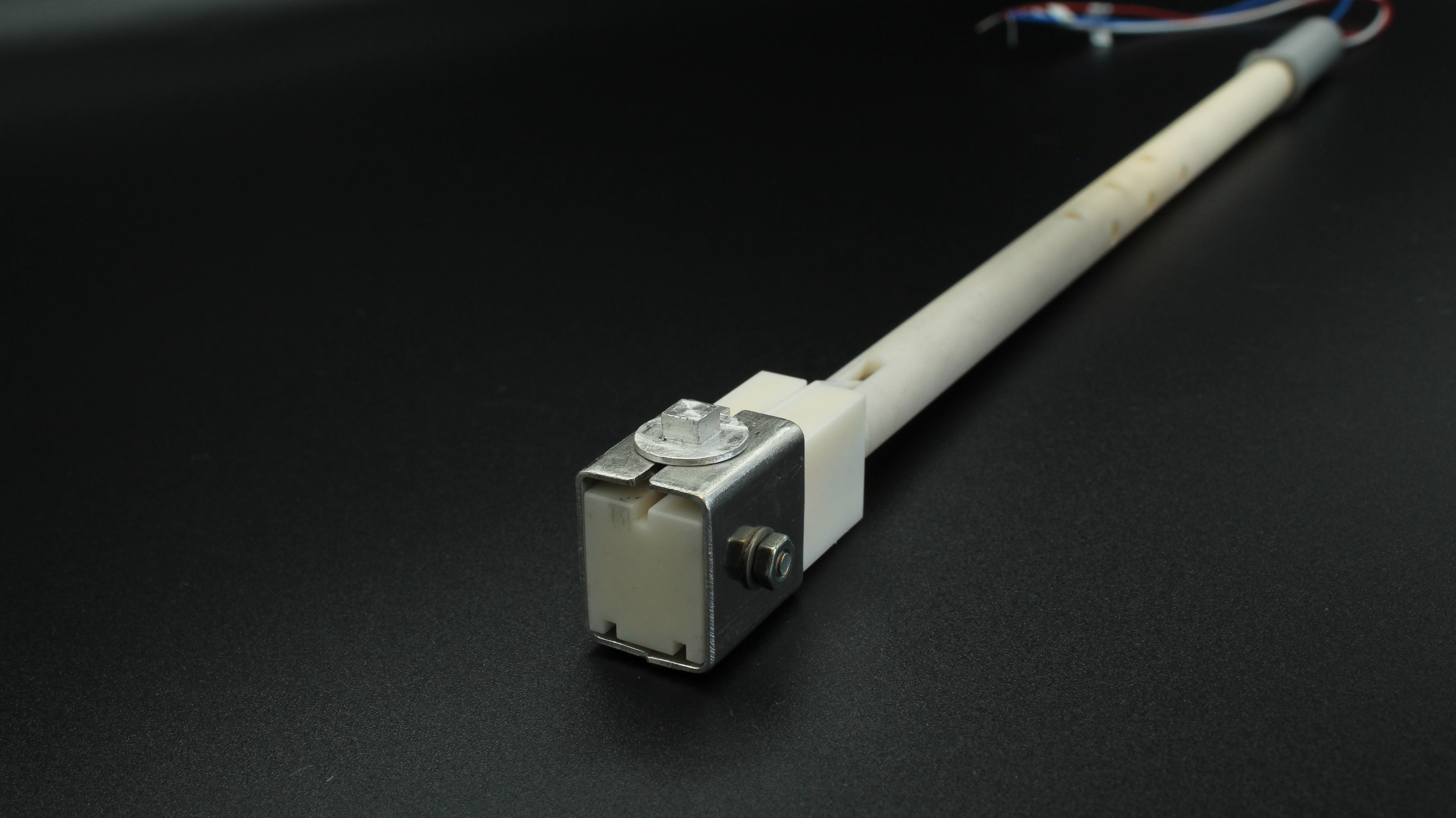 Upper sample holder with nickel electrode and type S thermocouple for zylinder