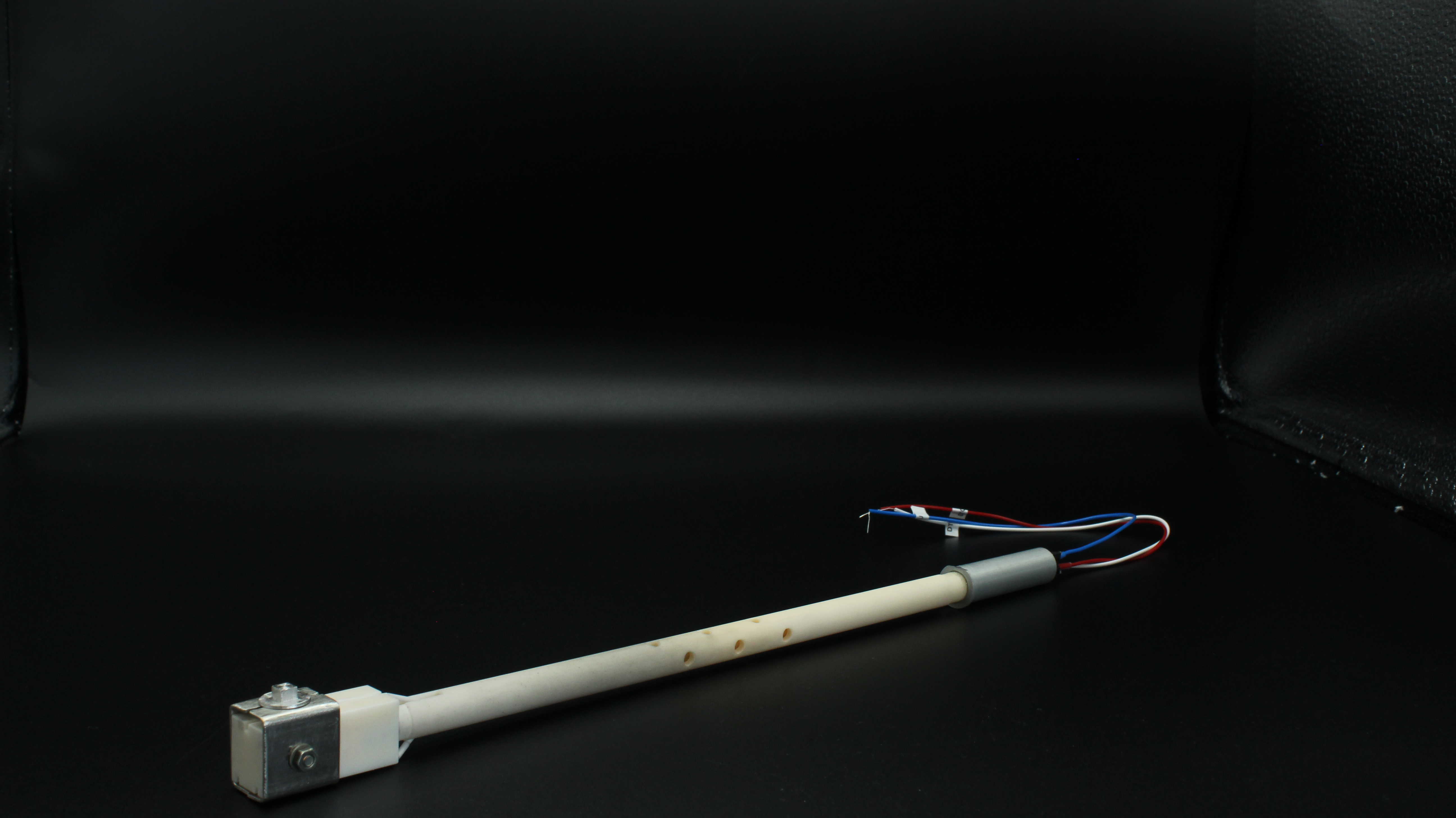 Upper sample holder with nickel electrode and type S thermocouple for zylinder