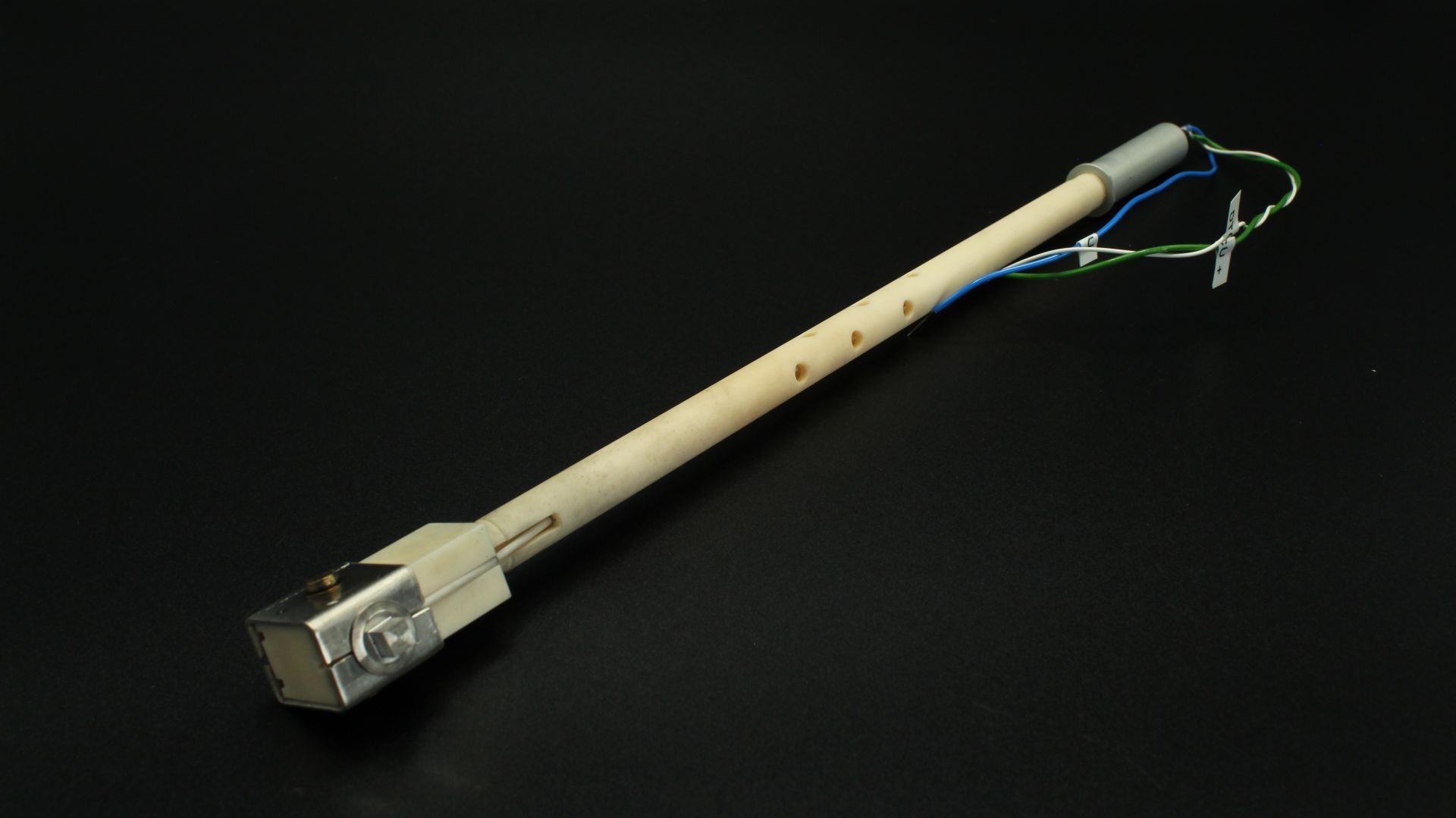 Upper sample holder with Nickel electrode and type K thermocouple for